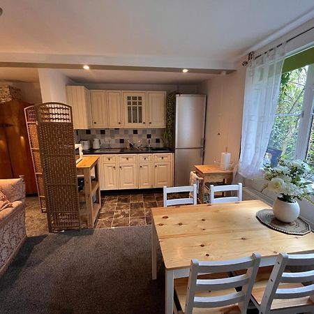 Mile End The Annexe - 10 Howards Croft מראה חיצוני תמונה